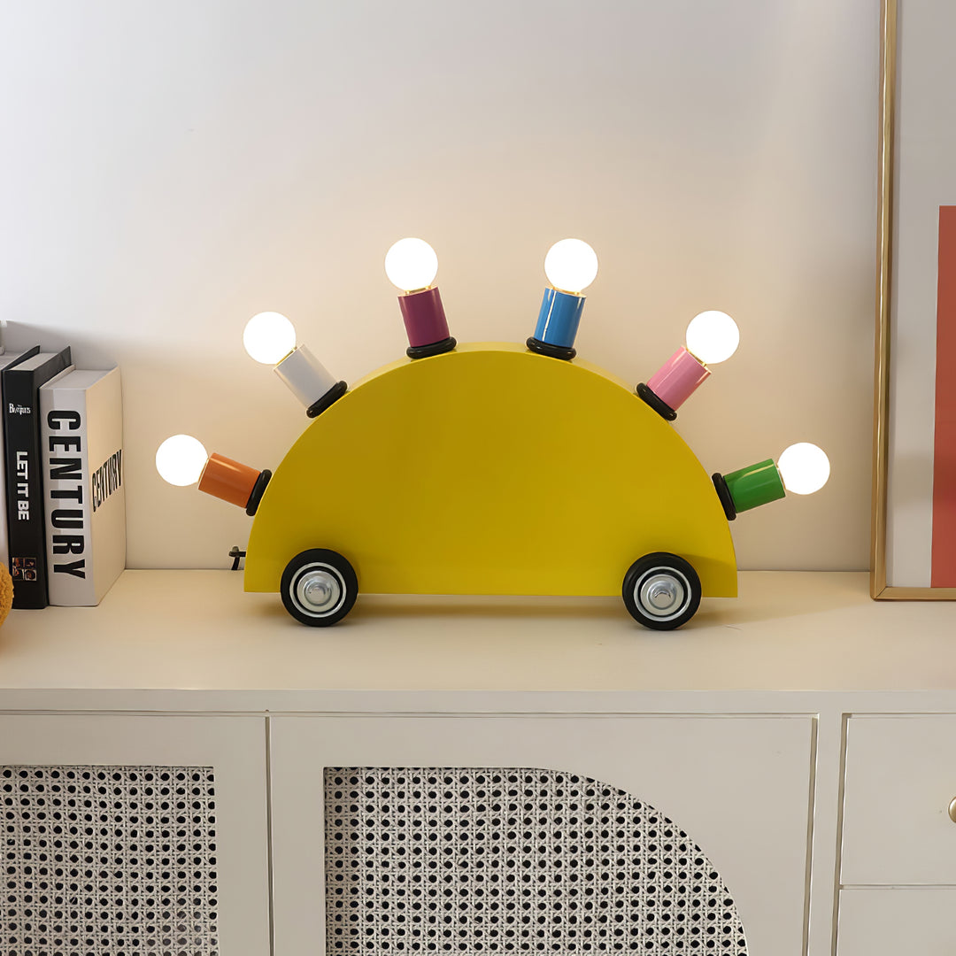 Tischlampe mit Cartoon-Auto