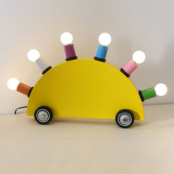 Tischlampe mit Cartoon-Auto