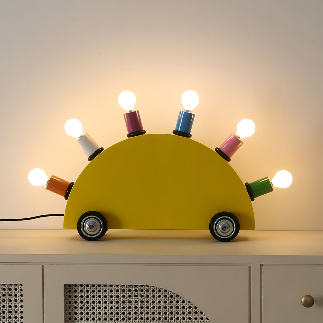 Tischlampe mit Cartoon-Auto