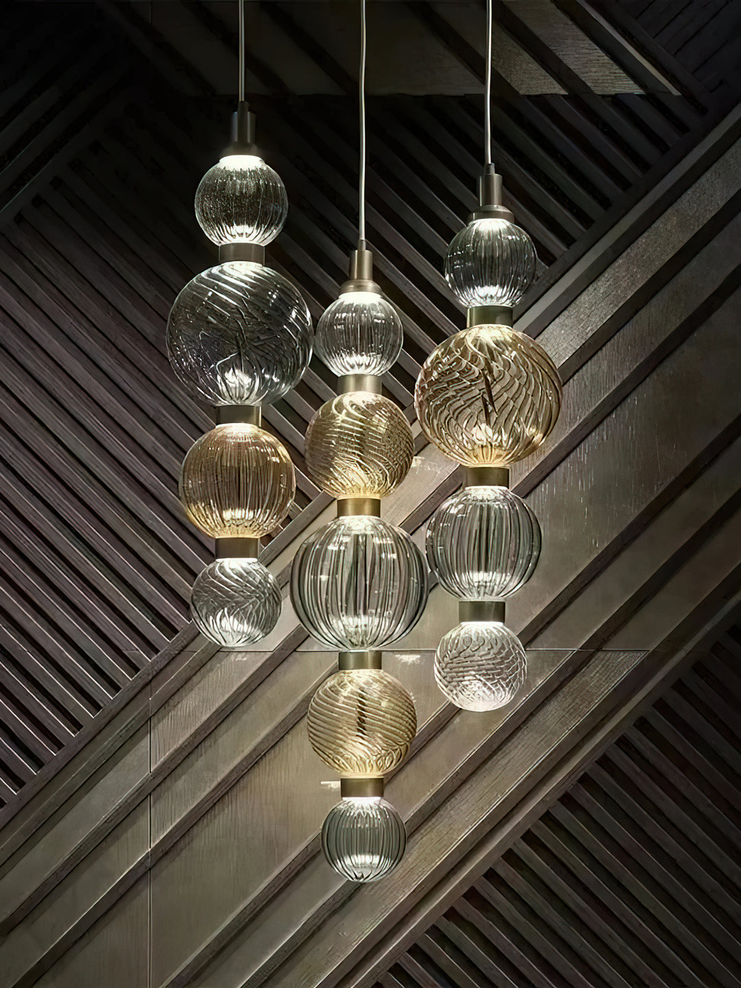 Celvara Globe Pendant Lamp - Vakkerlight