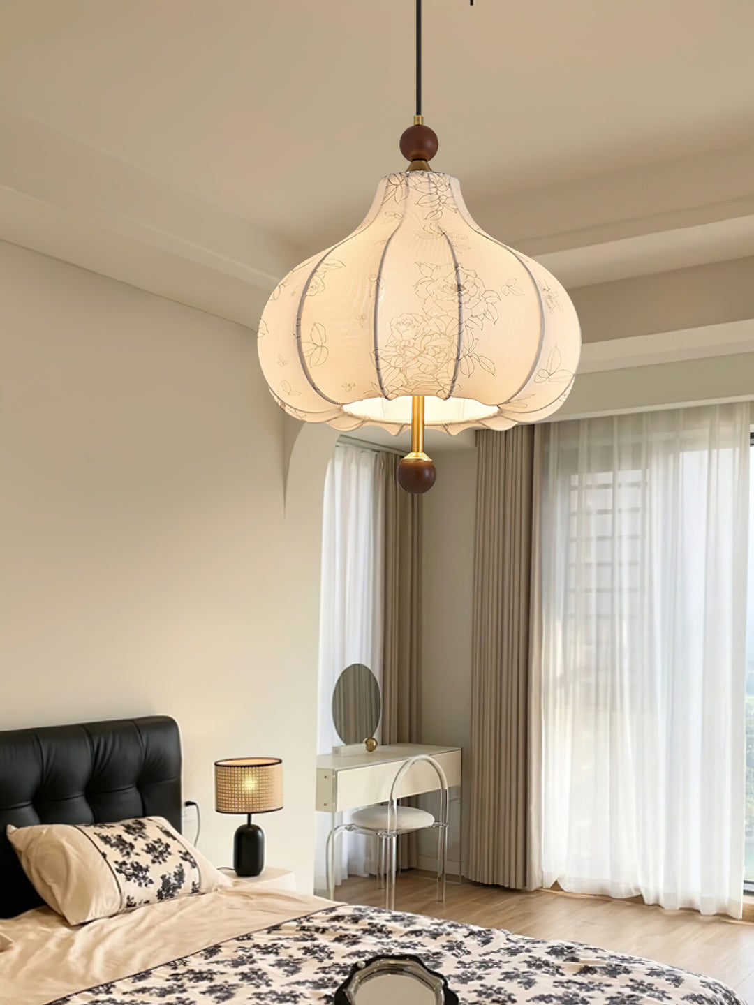 Chestnut Bloom Pendant Lamp