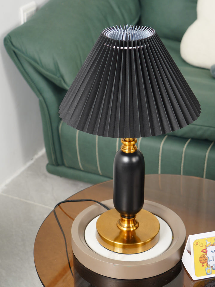 Classic Antique Table Lamp - Vakkerlight