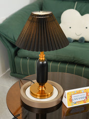 Lámpara de mesa antigua clásica