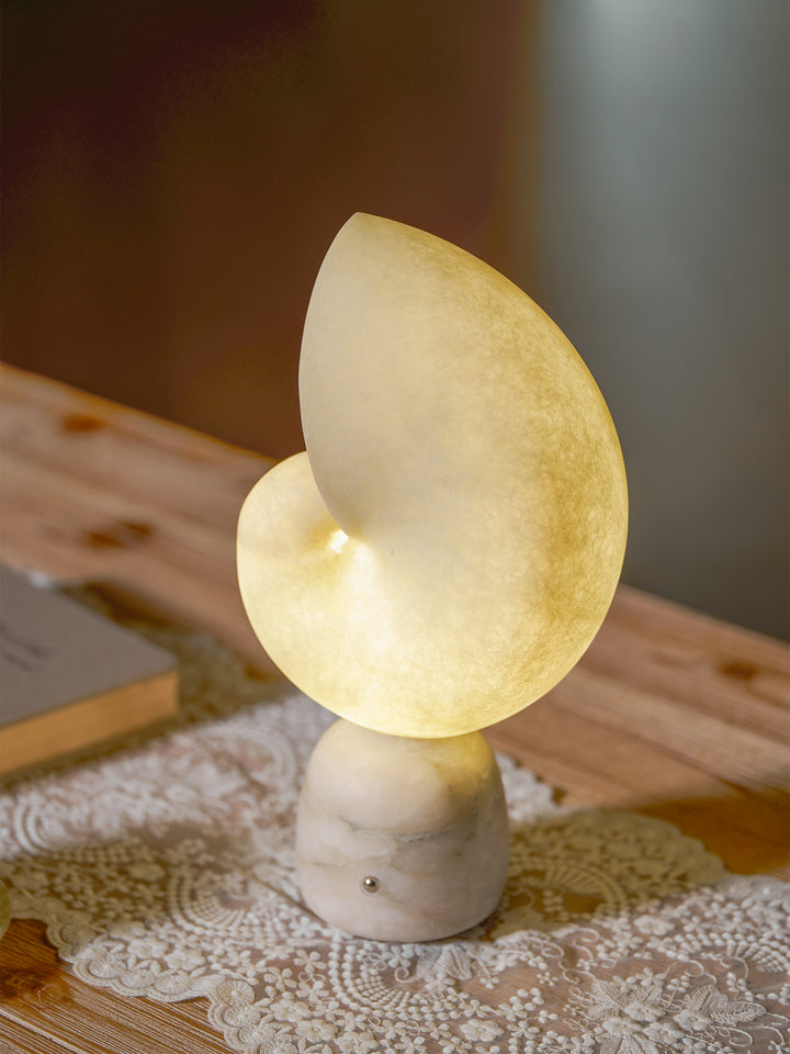 Lumora Shell Table Lamp - Vakkerlight