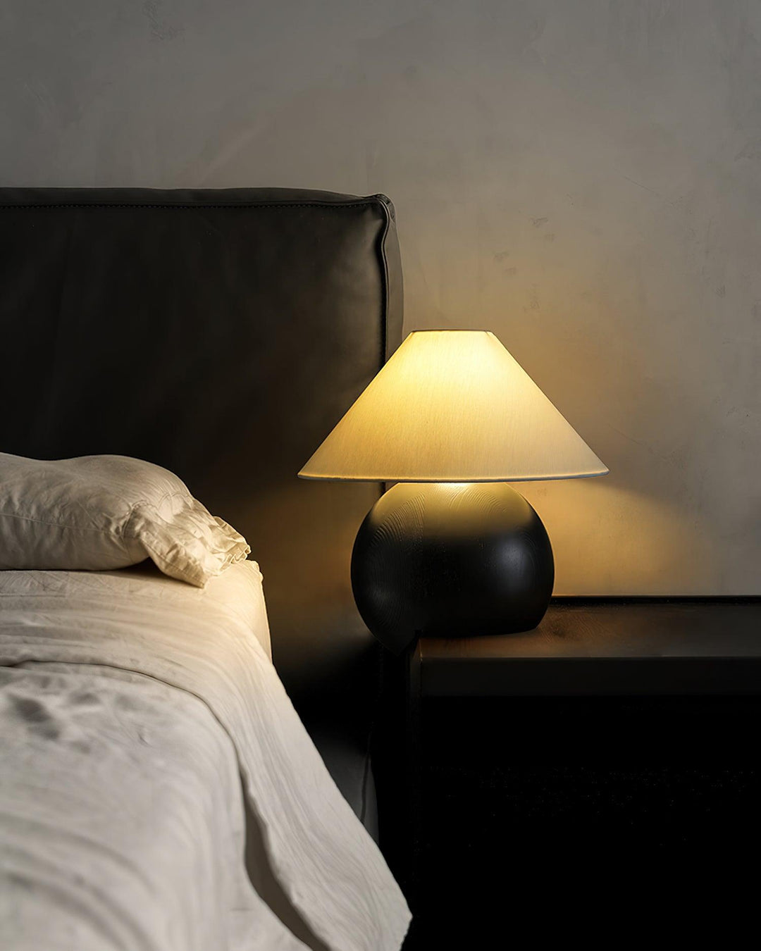 Corner Log Table Lamp - Vakkerlight