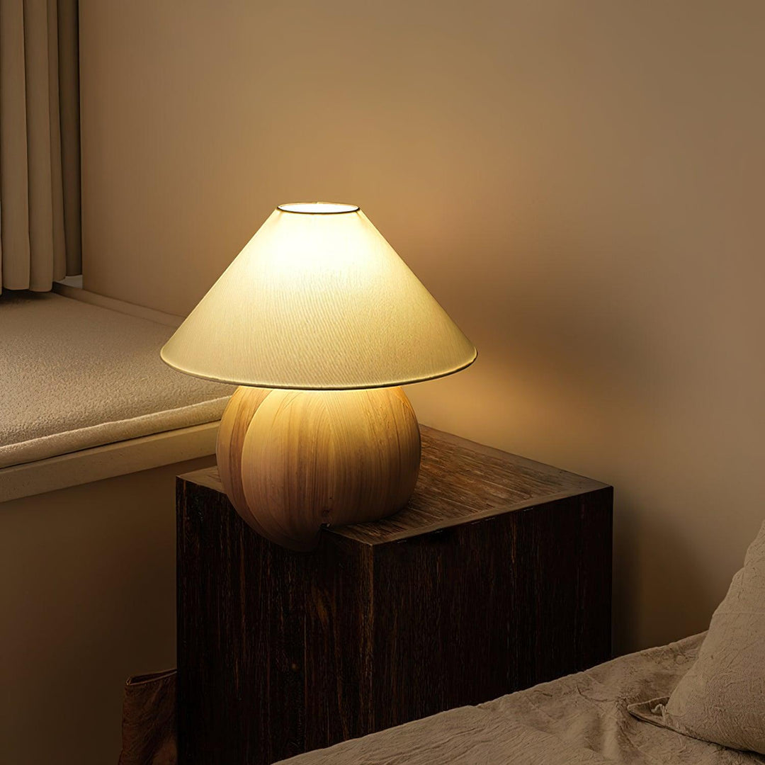 Corner Log Table Lamp - Vakkerlight