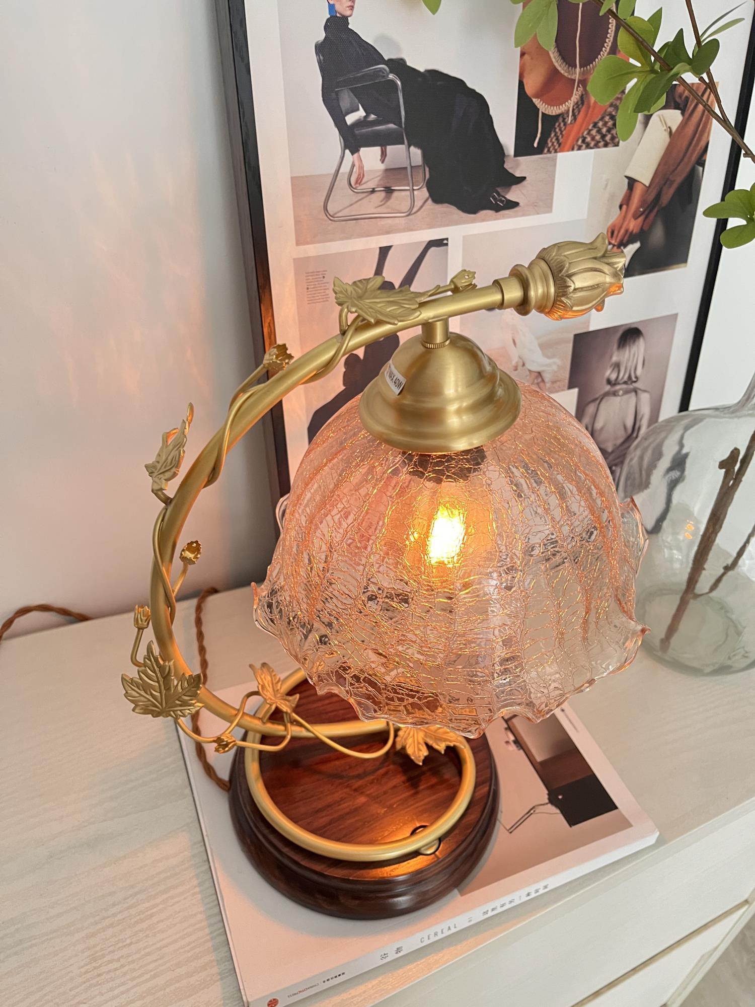 Cracked Glass Brass Table Lamp – Vakkerlight