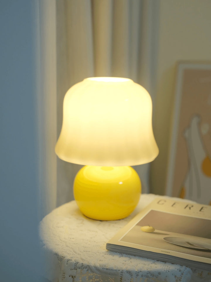 Creamy Mushroom Table Lamp - Vakkerlight