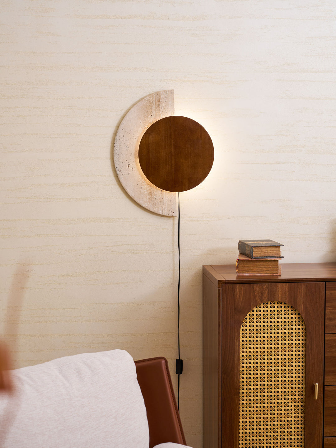 Crescent Halo Plug - in Wall Sconce - Vakkerlight