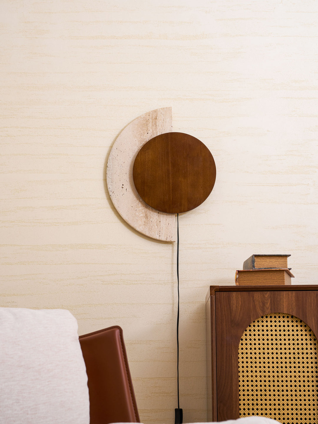 Crescent Halo Plug - in Wall Sconce - Vakkerlight