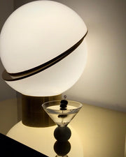 Lámpara de mesa de media luna