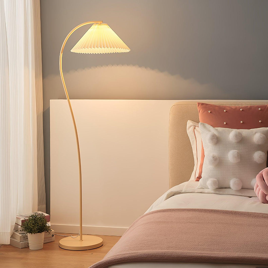 Crescini Pleated Floor Lamp - Vakkerlight