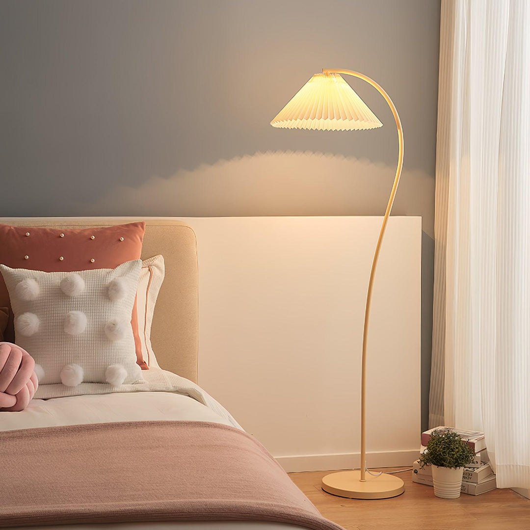 Crescini Pleated Floor Lamp - Vakkerlight