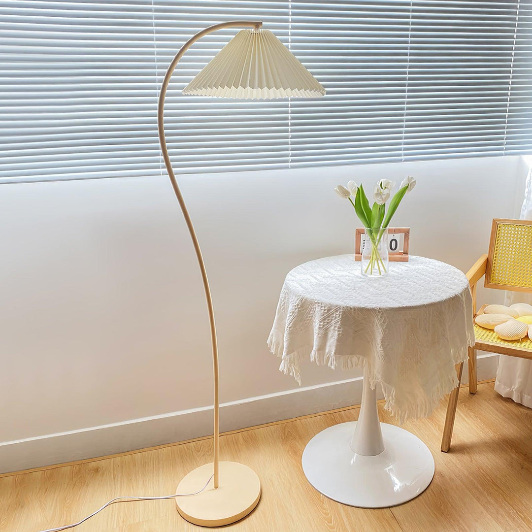 Crescini Pleated Floor Lamp - Vakkerlight