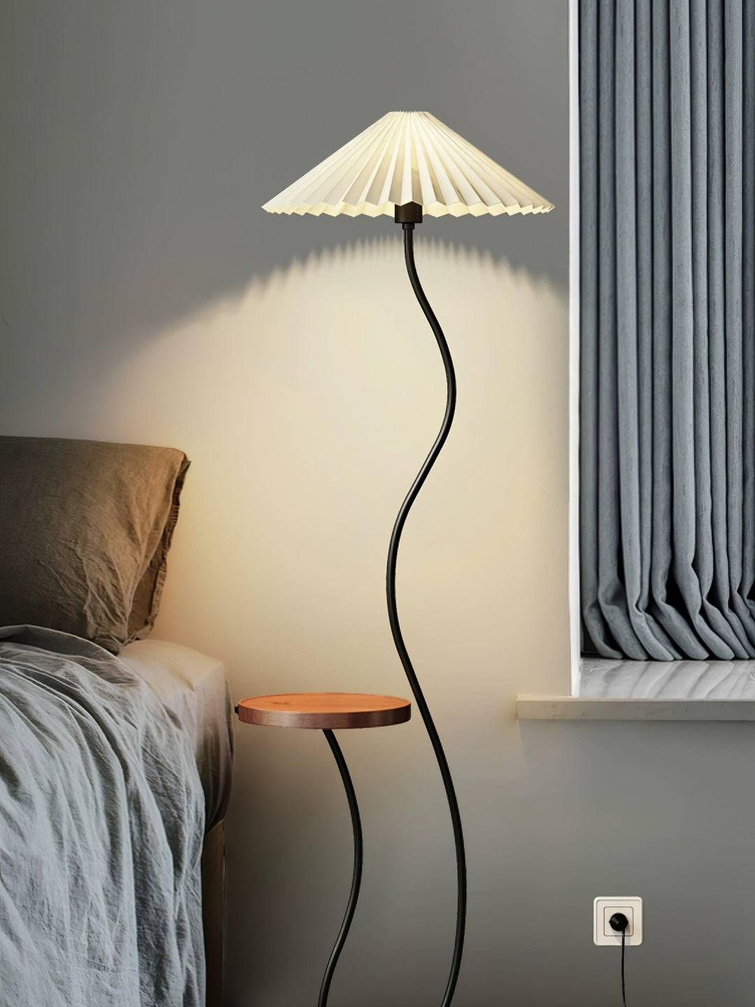 Curvatura Floor Lamp - Vakkerlight