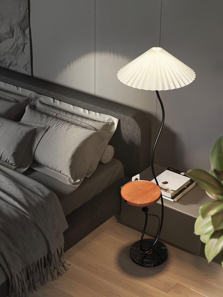 Curvatura Floor Lamp - Vakkerlight