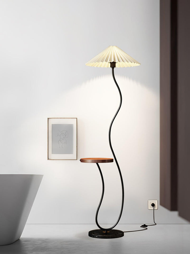 Curvatura Floor Lamp - Vakkerlight