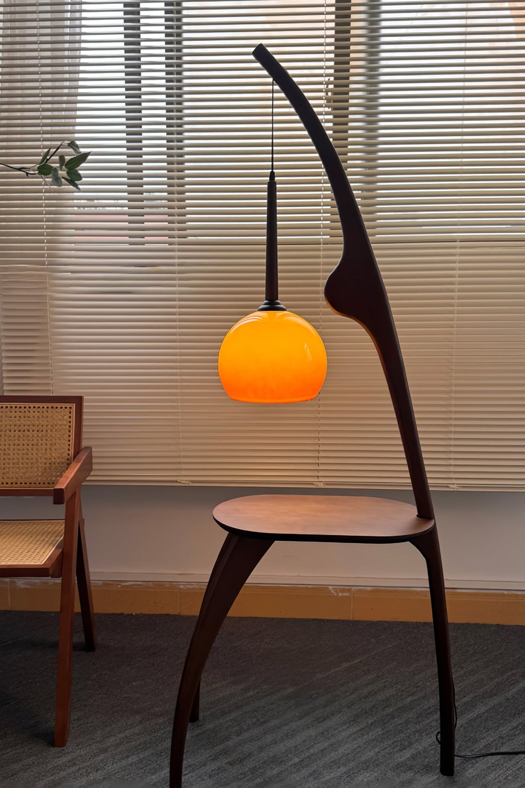 Curved Mantis Arm Floor Lamp - Vakkerlight