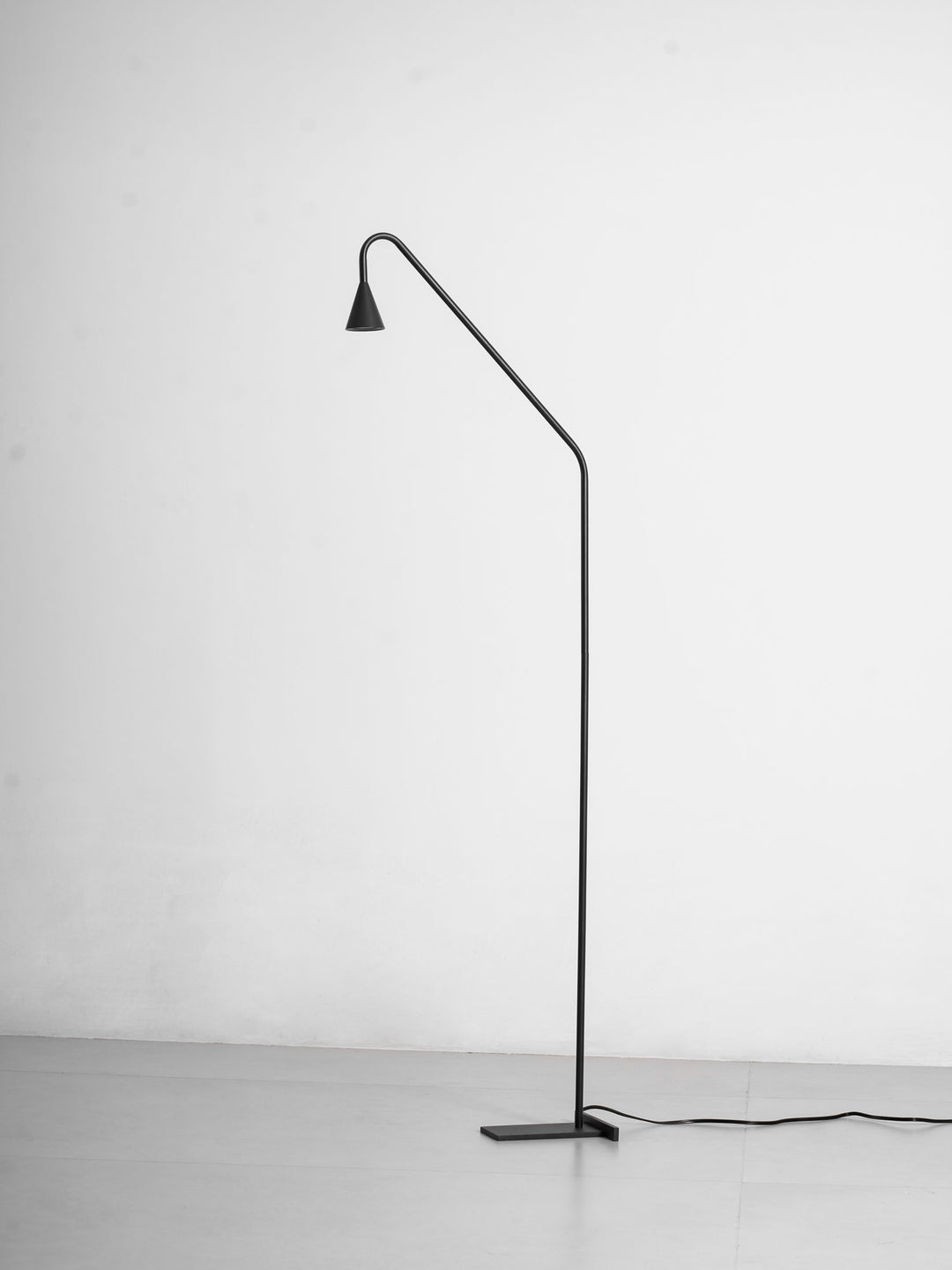 Pureform Floor Lamp - Vakkerlight