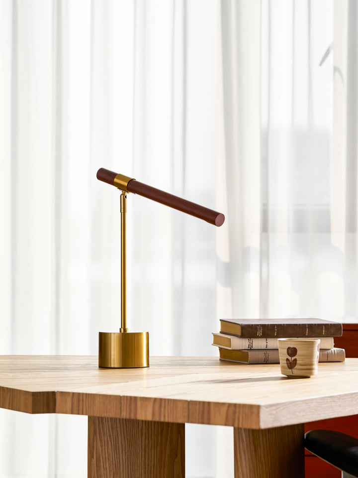Linear Table Lamp - Vakkerlight