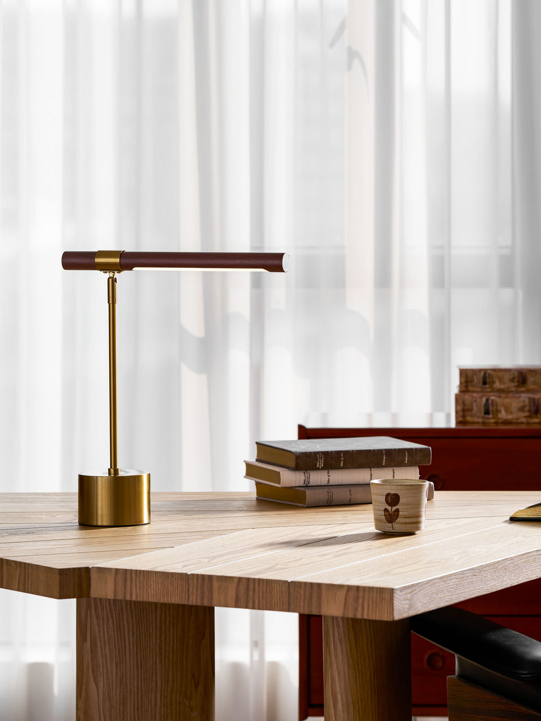 Linear Table Lamp - Vakkerlight