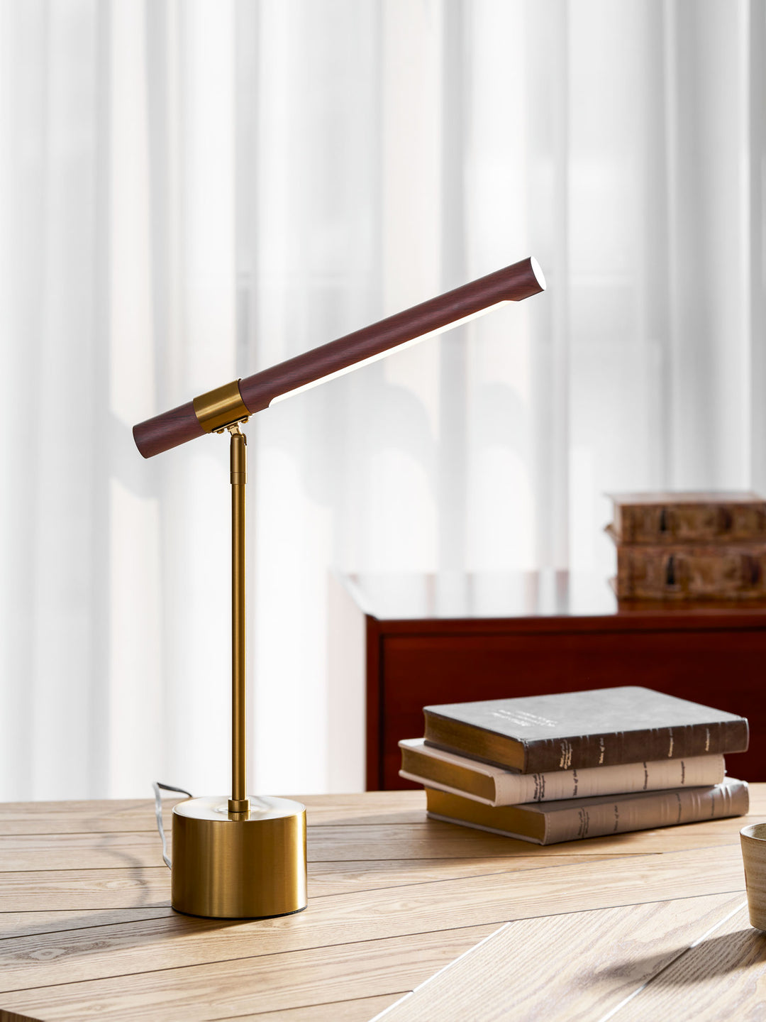 Linear Table Lamp - Vakkerlight