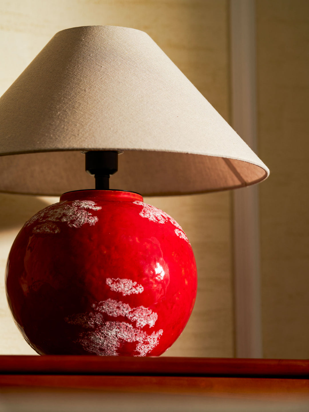 Emberveil Table Lamp - Vakkerlight
