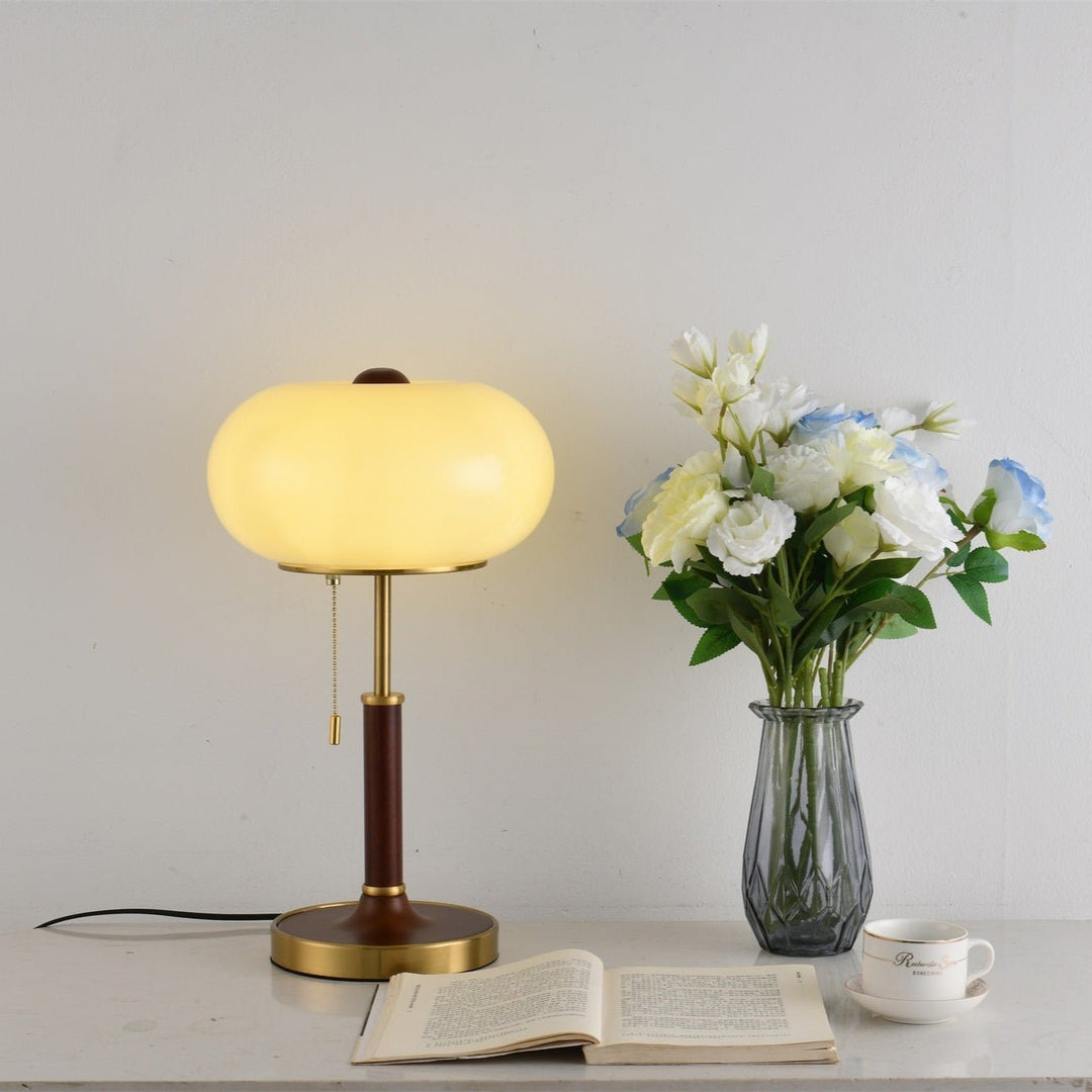 Liora Lantern Table Lamp - Vakkerlight
