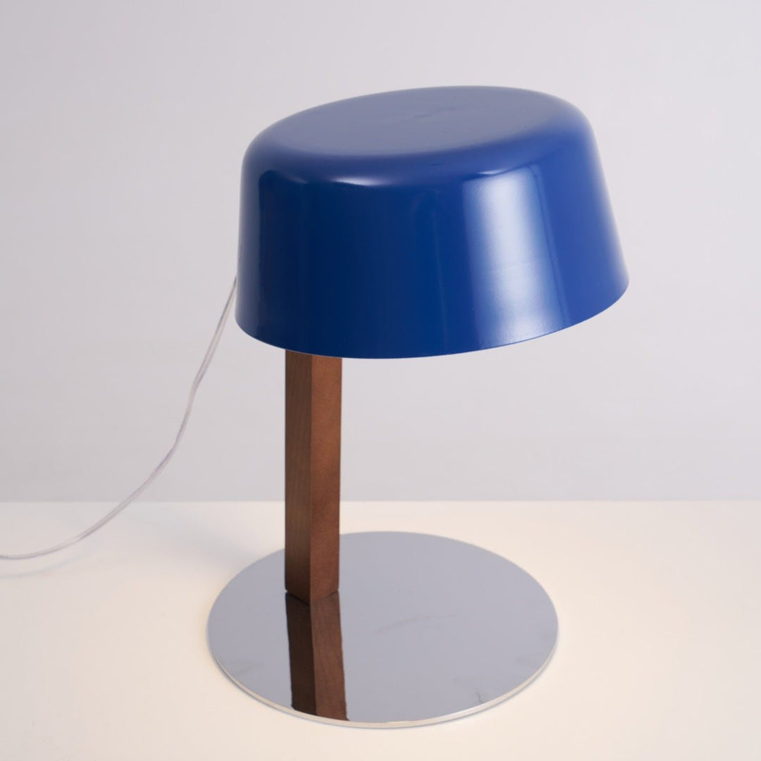 Dario Tilted Table Lamp - Vakkerlight