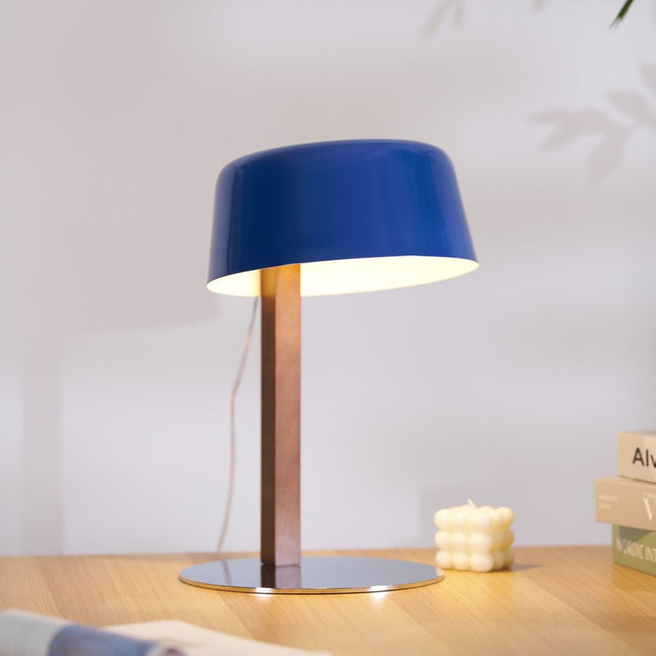 Dario Tilted Table Lamp - Vakkerlight