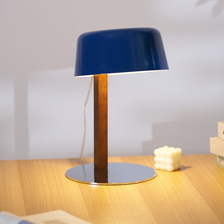 Dario Tilted Table Lamp - Vakkerlight