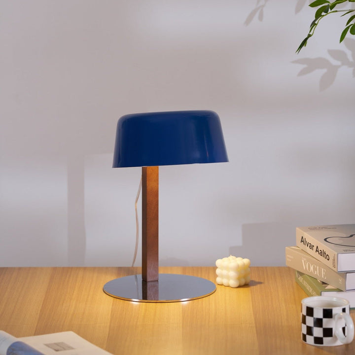 Dario Tilted Table Lamp - Vakkerlight