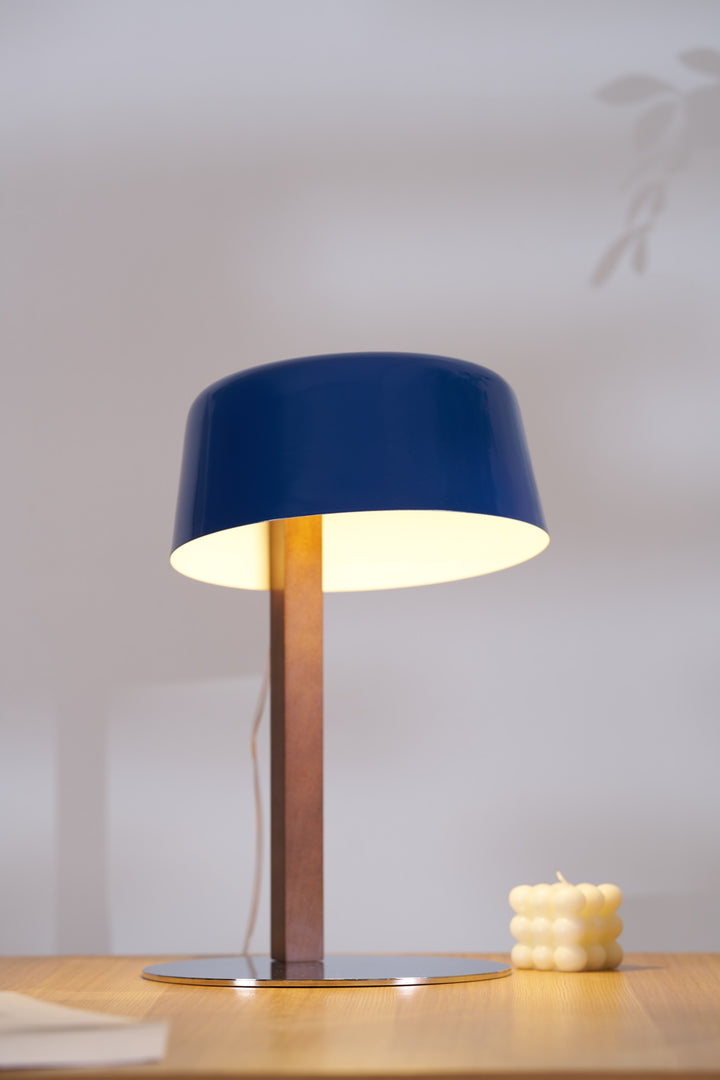 Dario Tilted Table Lamp - Vakkerlight