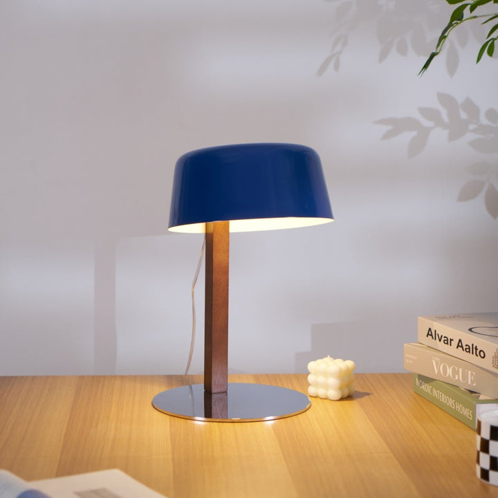 Dario Tilted Table Lamp - Vakkerlight