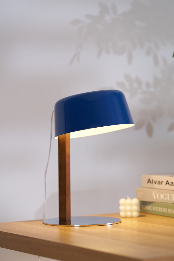 Dario Tilted Table Lamp - Vakkerlight