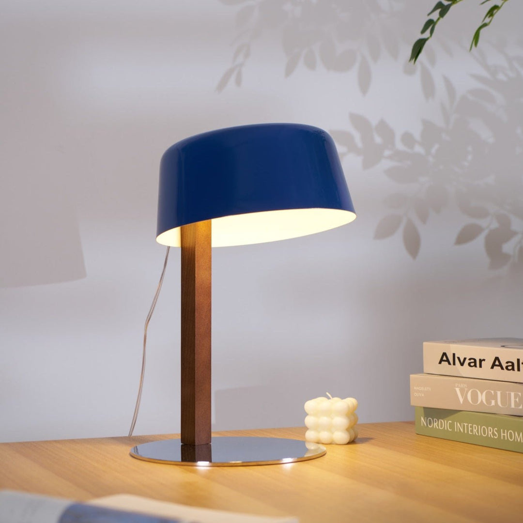 Dario Tilted Table Lamp - Vakkerlight