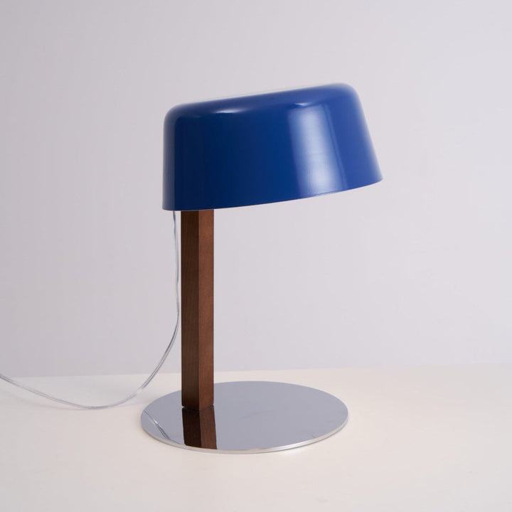 Dario Tilted Table Lamp - Vakkerlight