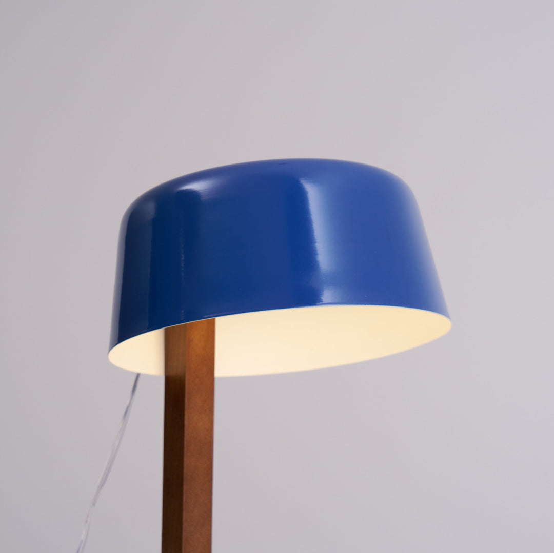 Dario Tilted Table Lamp - Vakkerlight