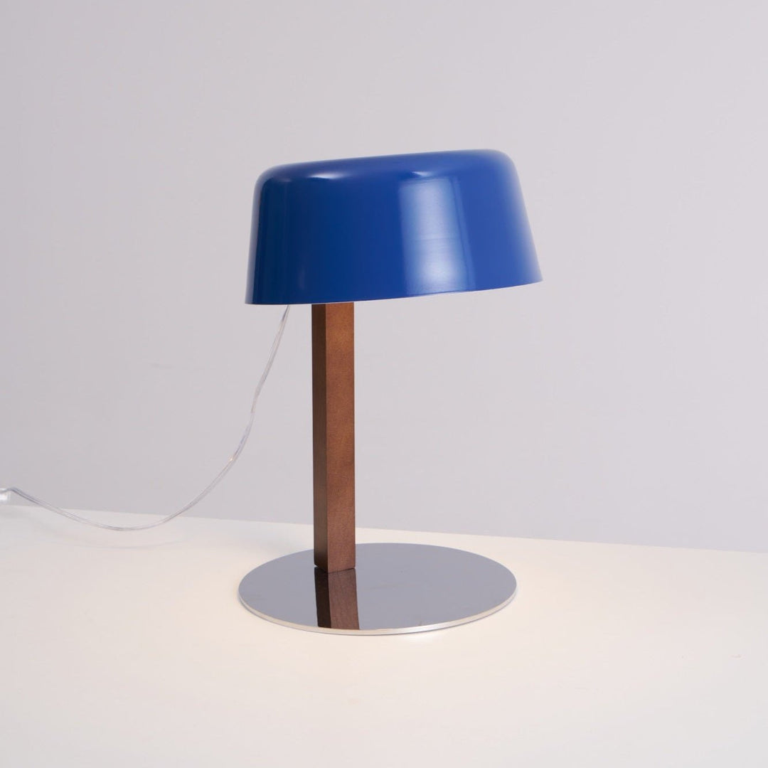 Dario Tilted Table Lamp - Vakkerlight