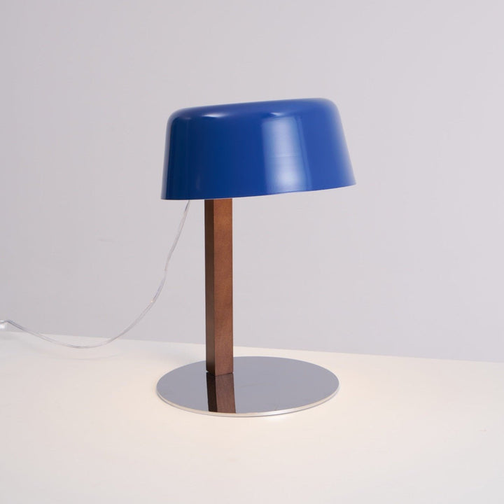 Dario Tilted Table Lamp - Vakkerlight