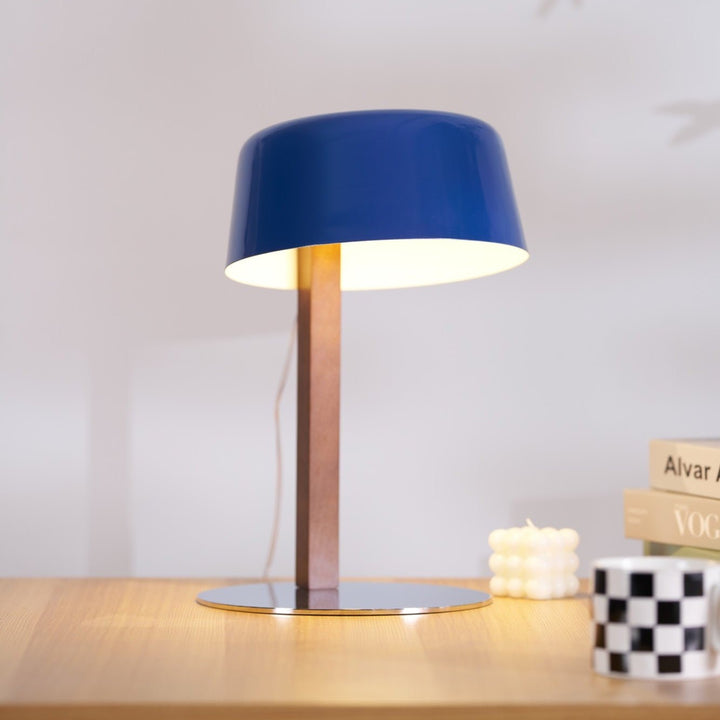 Dario Tilted Table Lamp - Vakkerlight