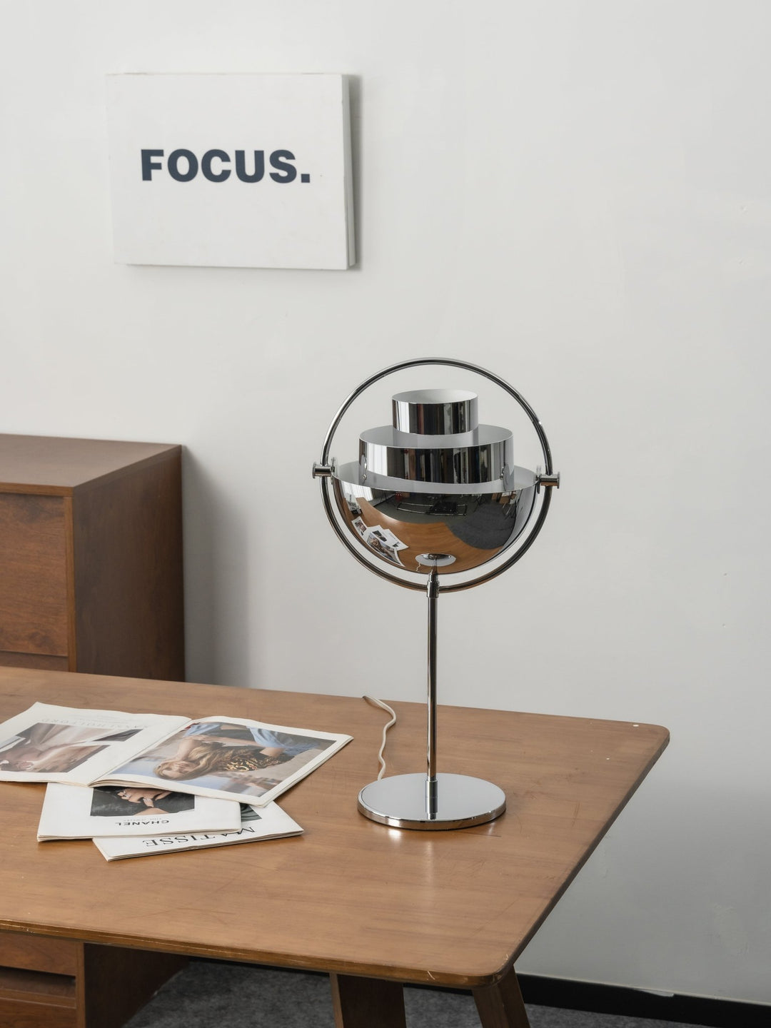 Deformed Ball Table Lamp - Vakkerlight