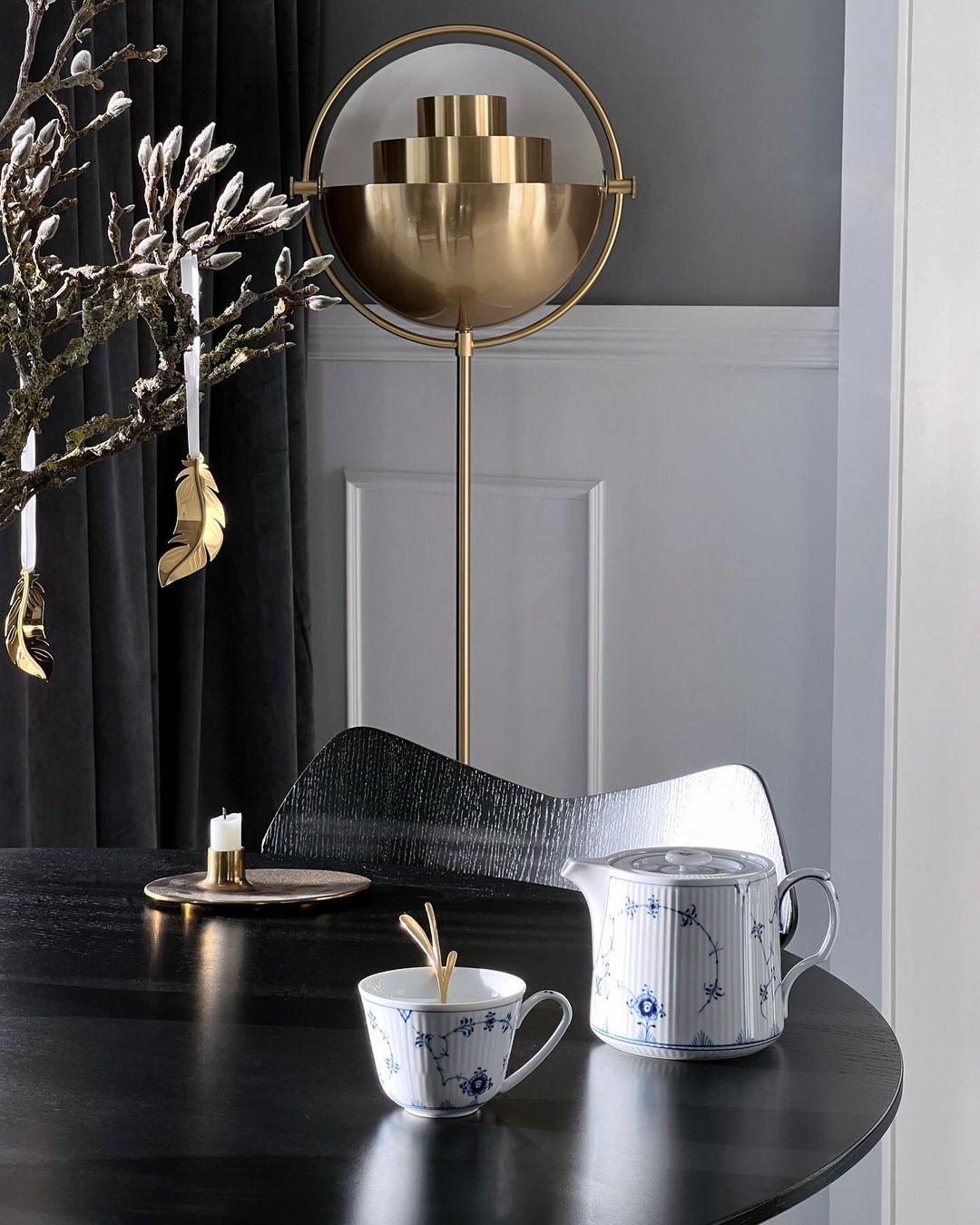 Deformed Ball Floor Lamp - Vakkerlight