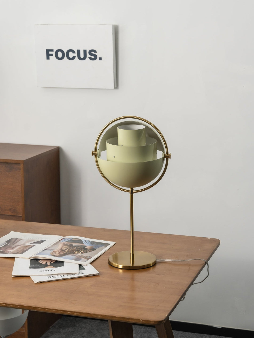 Deformed Ball Table Lamp - Vakkerlight