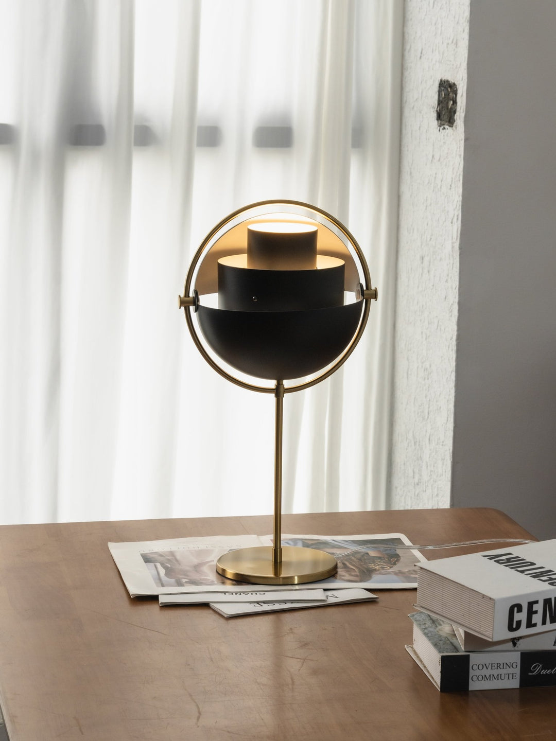 Deformed Ball Table Lamp - Vakkerlight