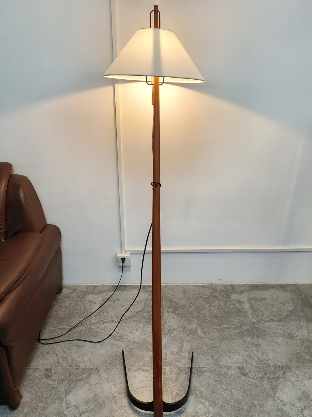 Dornstab Floor Lamp - Vakkerlight