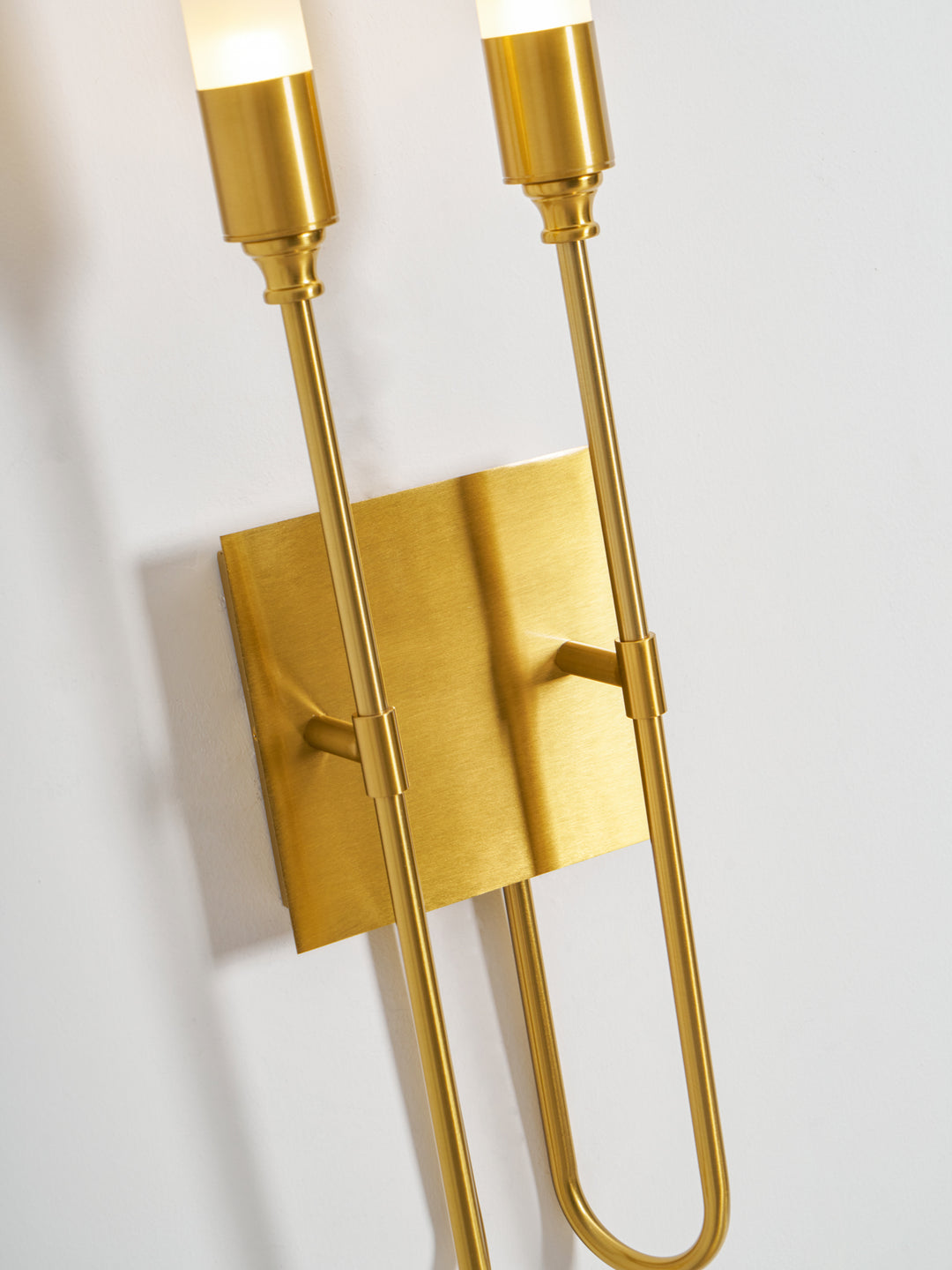 Double Arrow Wall Sconce - Vakkerlight