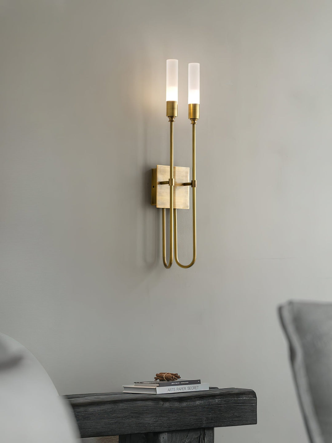 Double Arrow Wall Sconce - Vakkerlight