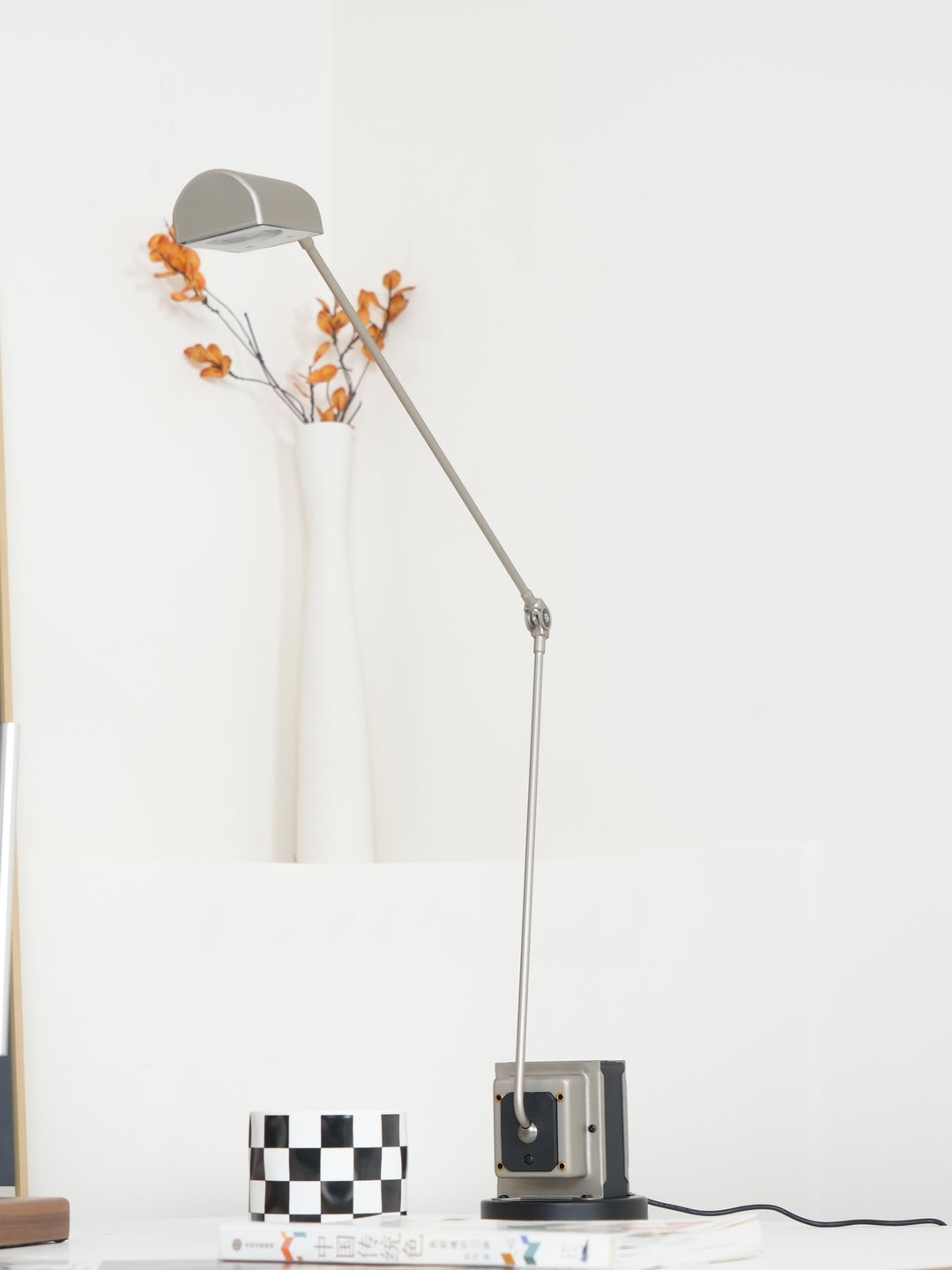 Dynamo Table Lamp