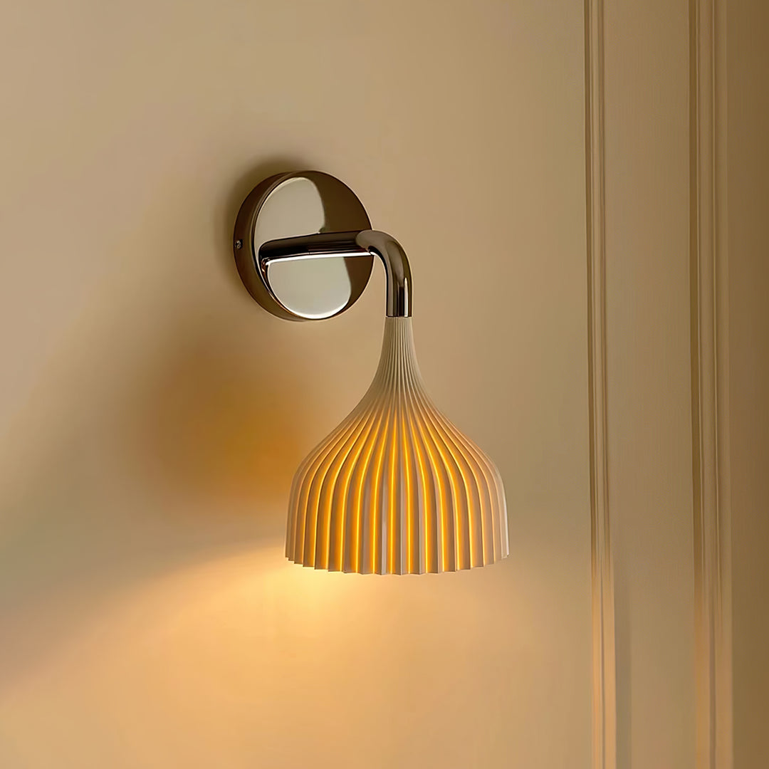 E Wall Lamp